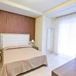 Ξενοδοχείο με διαμερίσματα Elisabetta 4*